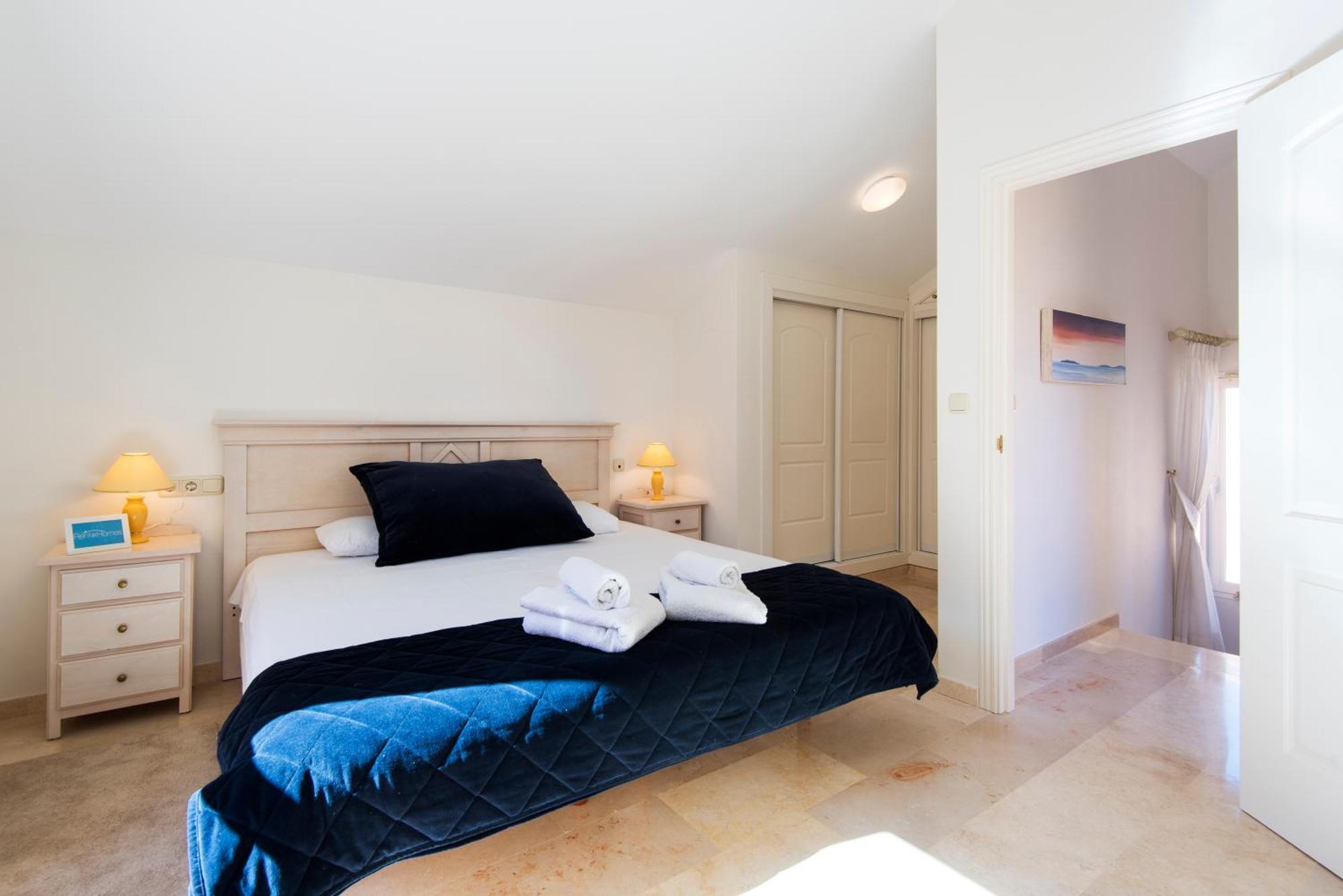 Rentandhomes Penthouse Elviria Golf Марбелья Экстерьер фото