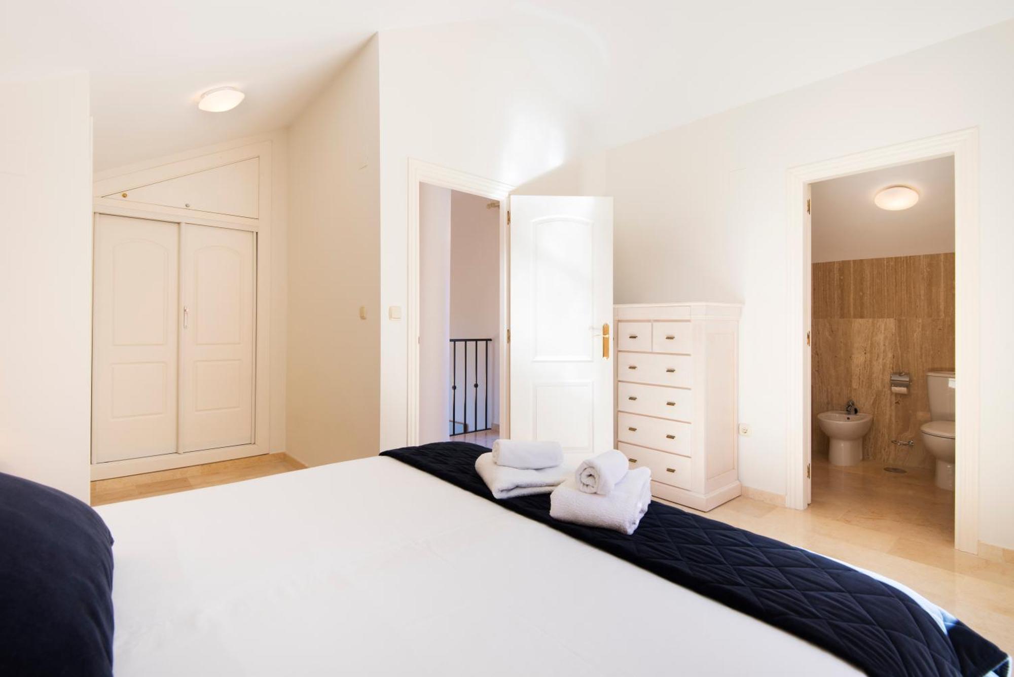 Rentandhomes Penthouse Elviria Golf Марбелья Экстерьер фото