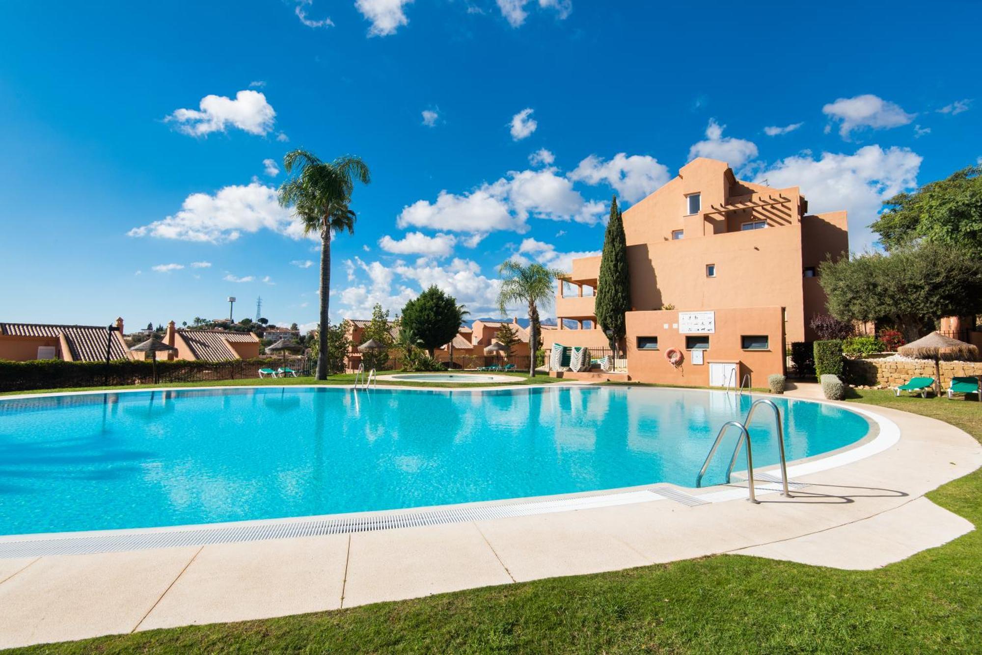 Rentandhomes Penthouse Elviria Golf Марбелья Экстерьер фото